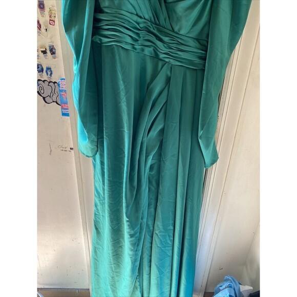 Mac Duggal Gown Size 12 In An Emerald Green! NWT! Be The Bell Of The Ball! - Picture 5 of 16
